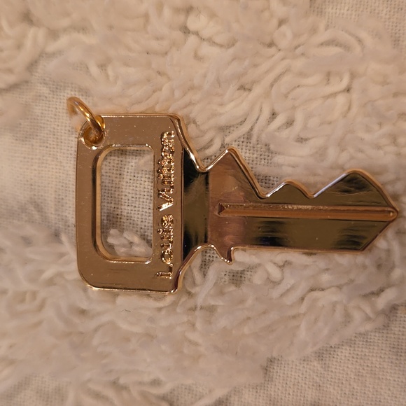 . Jewelry - Zipper Pull/Charm